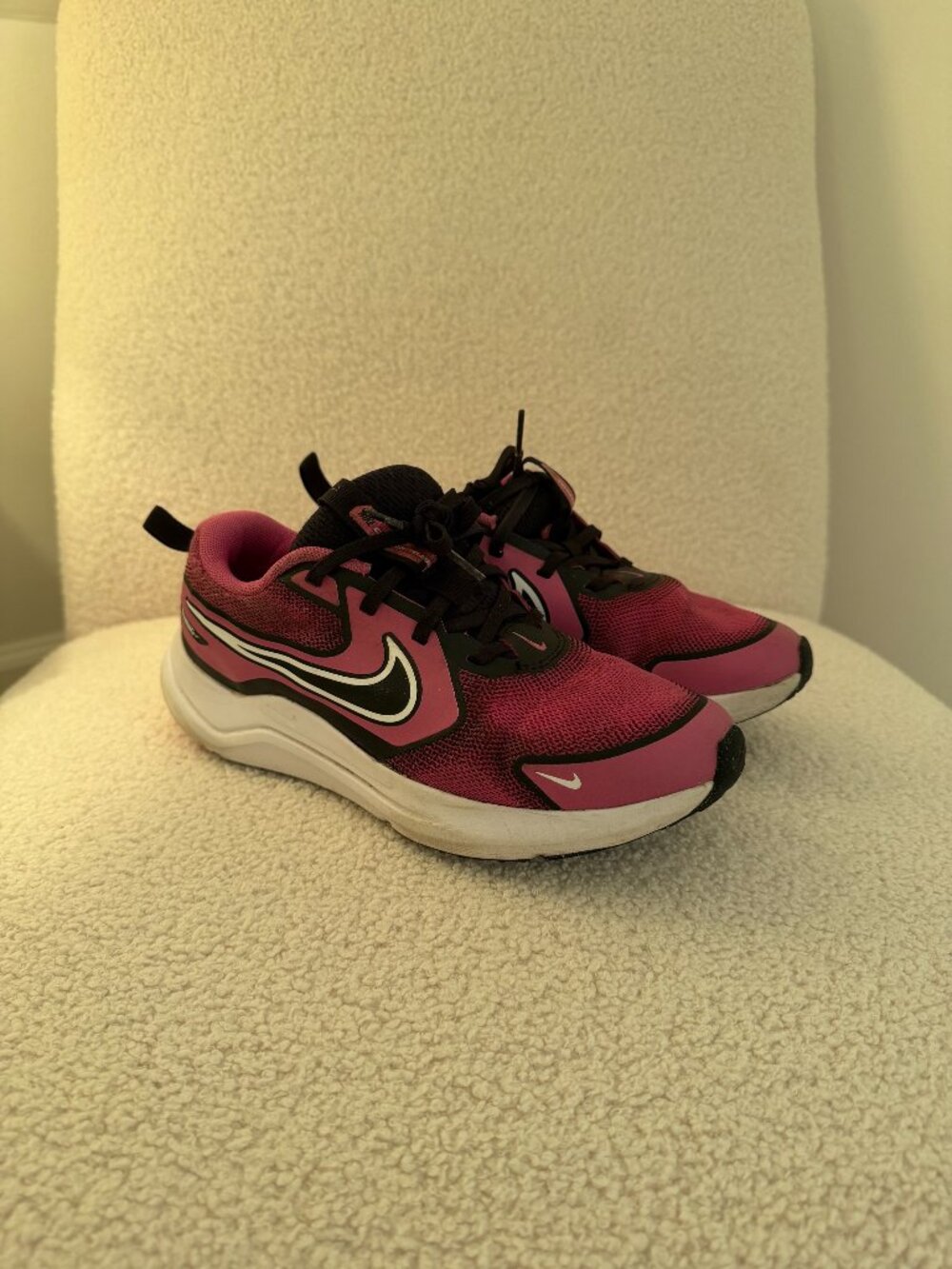 Nike Cosmic Runner Big Kids' Road Running Shoes - Size 4